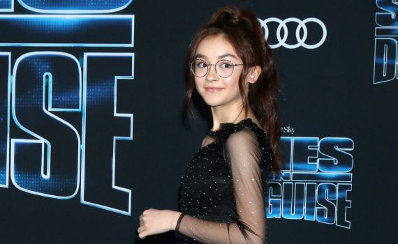 נשיקות, קיטי | כוכבת דיסני ונטפליקס בסדרת ספין אוף משלה