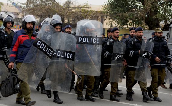 פיגוע התאבדות בפקיסטן: 9 שוטרים נהרגו ו-15 נפצעו