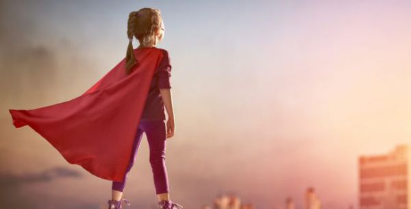 יולדות מאוחר יותר, פחות מרוצות מההכנסה | יום האישה 2023