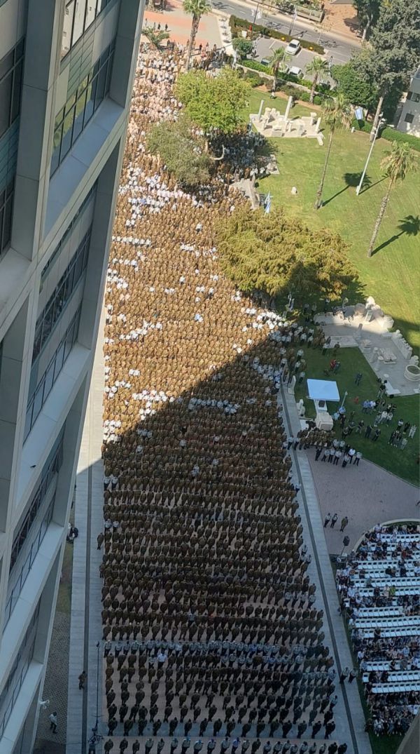 תמונת היום: טקס יום השואה בקריה בתל אביב