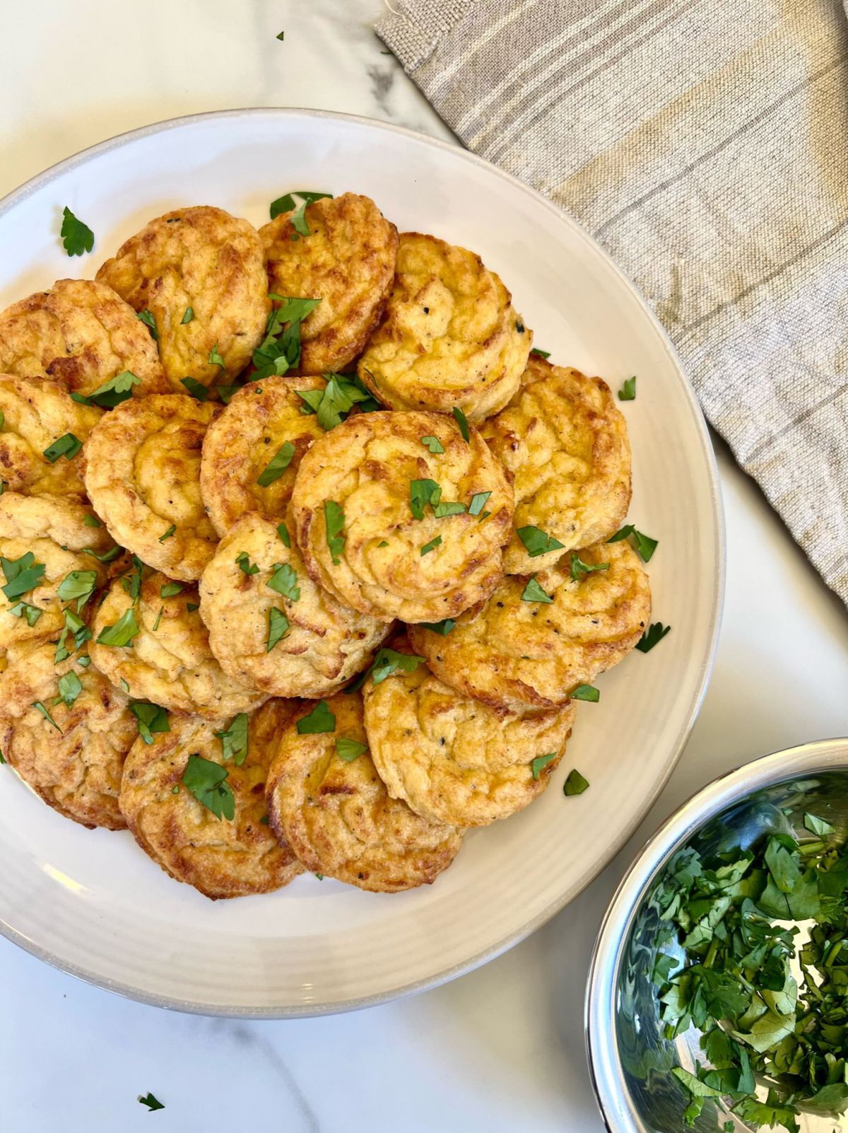 המנה שתסגור לכם את הפינה בשולחן החג | נשיקות כרובית פריכות