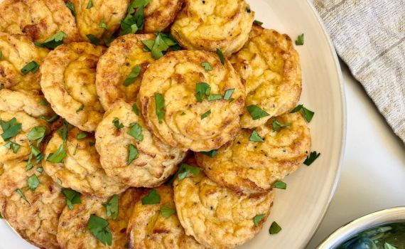 המנה שתסגור לכם את הפינה בשולחן החג | נשיקות כרובית פריכות