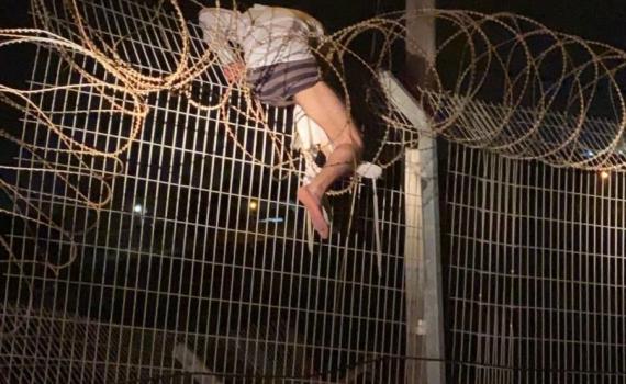 אירוע בטחוני בקריית ארבע: ערבי טיפס על גדר היישוב