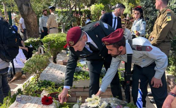 אושר בכנסת: בני משפחה של חללי צה"ל יזכו להגנה מפיטורין