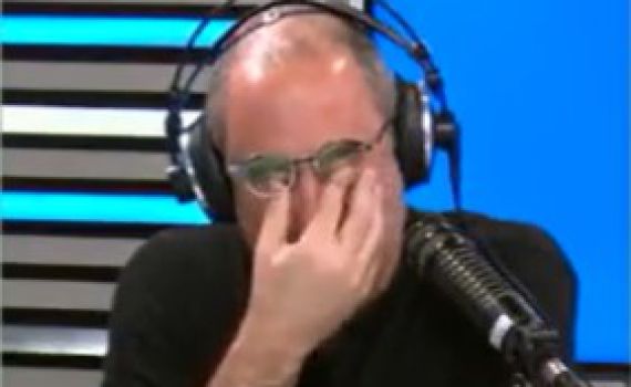 קלמן ליבסקינד התפרק ופרץ בבכי בשידור. צפו