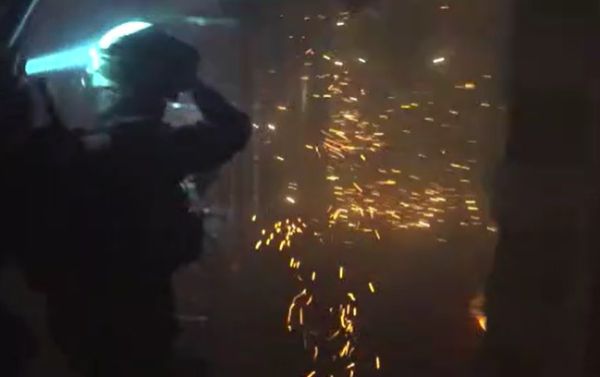 טירוף בהר הבית: זיקוקים, ירי ואבנים. צפו בתיעוד