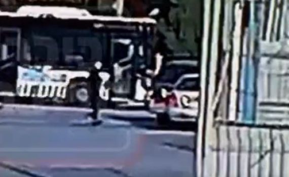 רץ לרכב ויורה מטווח אפס | תיעוד פיגוע הירי בירושלים