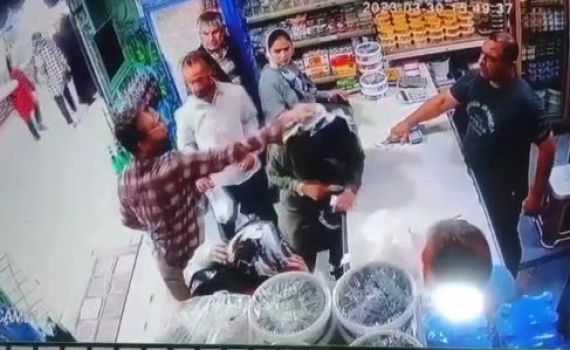 מחאת החיג'אב: פעיל זרק יוגורט על נשים ללא כיסוי