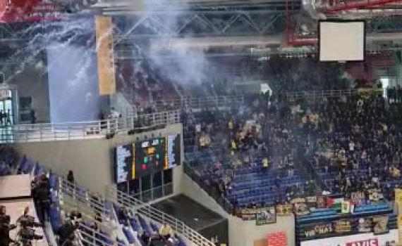 אחרי ההתפרעות מול הפועל: זה העונש של אא"ק