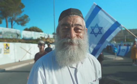 אריאל זילבר הגיע להפגנת הימין: "עם ישראל חי" | צפו