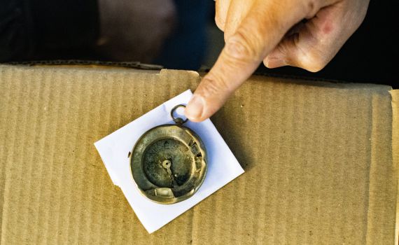 מצפן של אחד מלוחמי הל"ה התגלה בראש גבעת הקרב