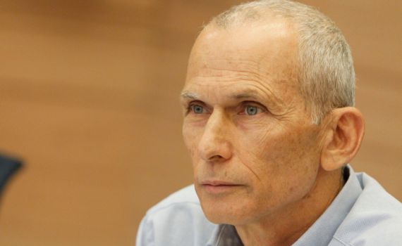 הג'וב החדש של עמר בר לב