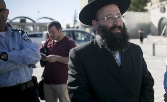 למנוע קורבן פסח: רב הכותל אסר על הכנסת בעלי חיים