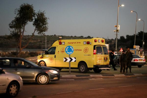 שלושה לוחמי צה"ל נפצעו בפיגוע בגוש עציון