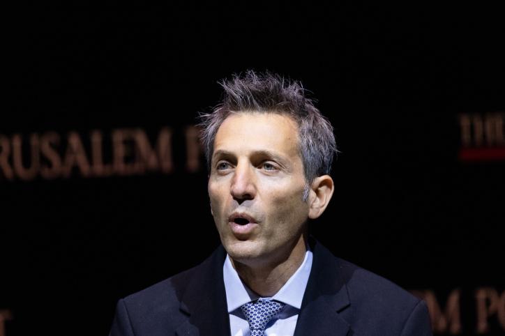 אחרי 10 שנים: מנכ"ל דיסקונט פורש מתפקידו