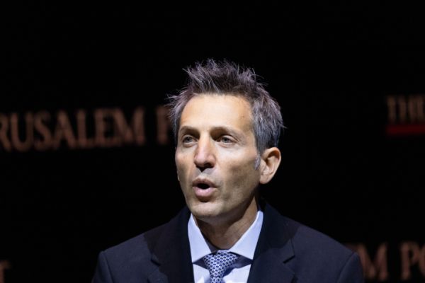 אחרי 10 שנים: מנכ"ל דיסקונט פורש מתפקידו