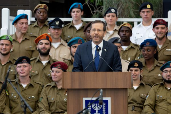 הנשיא למצטיינים: "אתם הפנים הכי יפות שלנו"