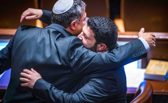 מה עומד מאחורי הסכסוך בין אלמוג כהן ואיתמר בן גביר?