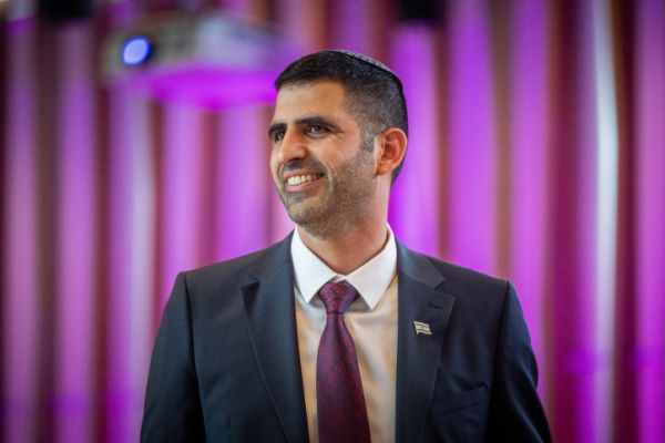 שלמה קרעי מצפצף על נתניהו: "אפשר לשים רובוט בתפקיד"