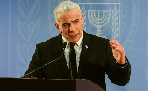 לפיד על חוק הגיוס: ״קורא להידברות בבית הנשיא״