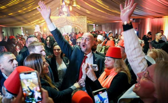 גלריית ענק: הפוליטיקאים חוגגים מימונה