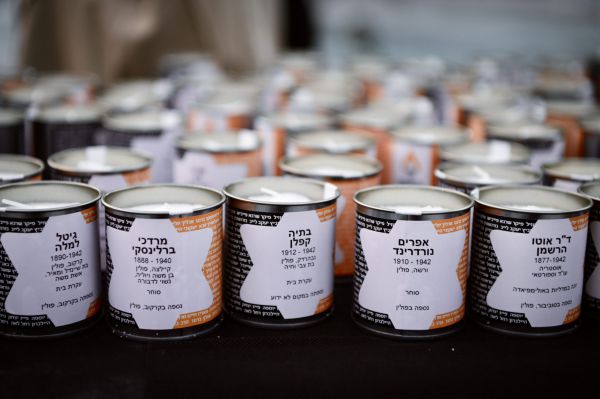 ישראל מתייחדת עם ששת מיליוני הנספים בשואה