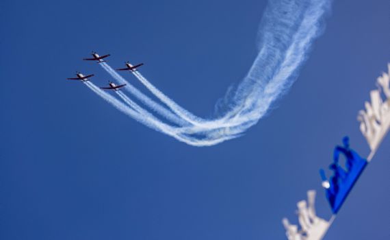 צאו לראות ראשונים: שעות החזרות למטס חיל האוויר