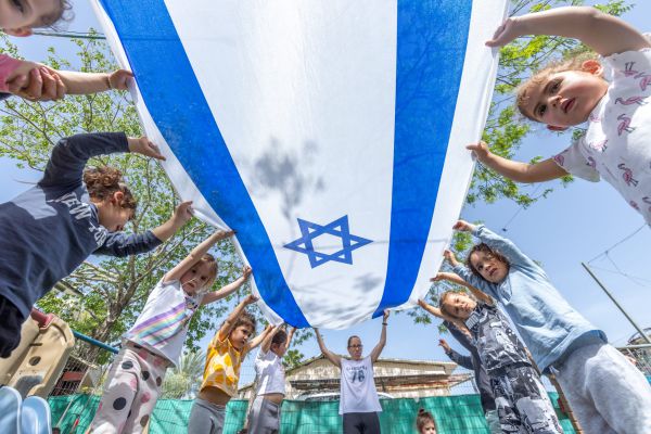 צבע טרי? נגענו | 20 הדברים שכל ישראלי עושה