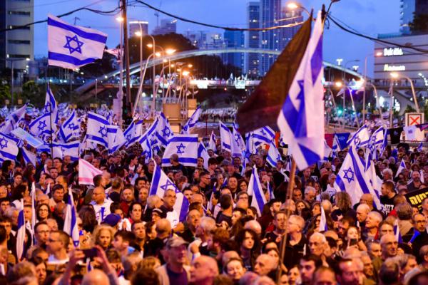 הפתעה בקפלן: פעיל הימין הגיע להפגנה במוצ"ש