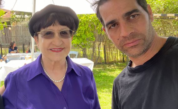 הרבנית שהגיעה לניחום אבלים אצל אביב גפן