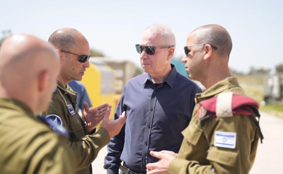 גלנט בביקור בדרום: "נכה בכל מי שינסה לפגוע"