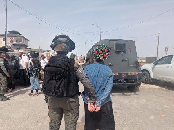 מחאה בעקבות הפיגוע: אם ובתה נעצרו באלימות