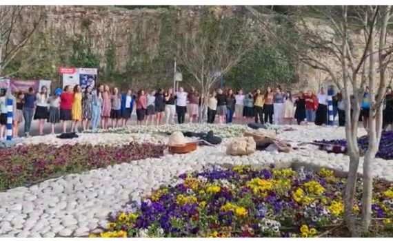 לצד הכאב והאובדן: עצרת שירה ביישוב אפרת