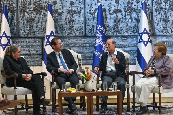 זיכרון בסלון | המפגש המסורתי בבית הנשיא