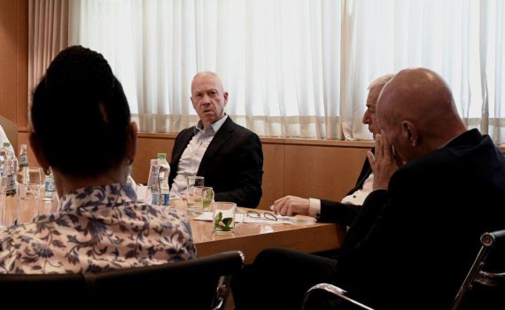 גלנט: נבחרי הציבור צריכים להיות באזכרות ביום הזיכרון