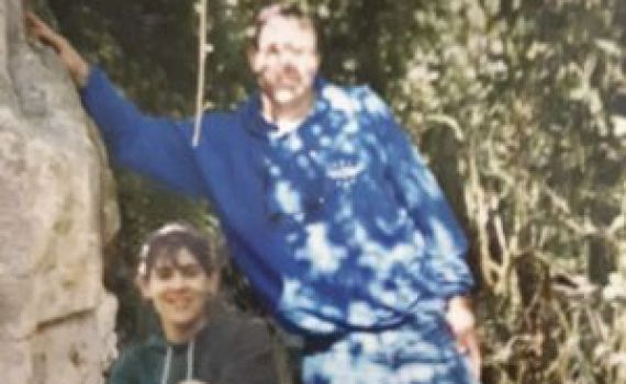 חברתו של עזרא אשר הי"ד: "לא השתקמתי אני לומדת לחיות לצד זה"