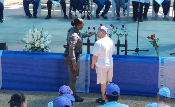 "מסבירים להם שזה יום עצוב אבל אין להם שום סיבה לפחד"