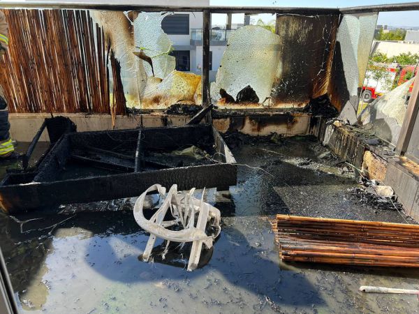 אופקים: מרפסת ביתו של ח"כ אלמוג כהן עלתה באש