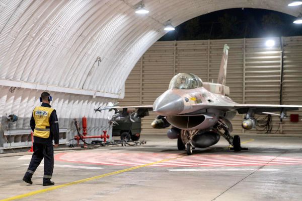 צה"ל תקף הלילה בעזה ובלבנון; כך זה נראה