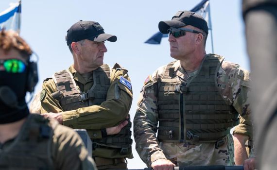 לפני ביידן: בכיר הצבא האמריקני נחת בישראל