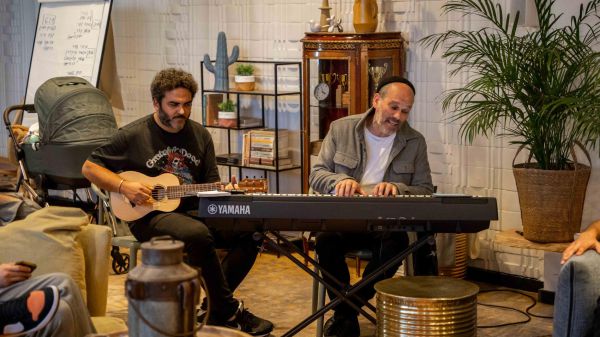 יונתן רזאל, הראל סקעת וגיא מזיג נזכרים במספר על היד