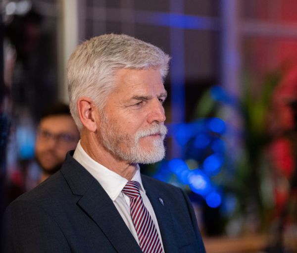 נשיא צ'כיה הבטיח: סבא"א תקדם סנקציות על איראן