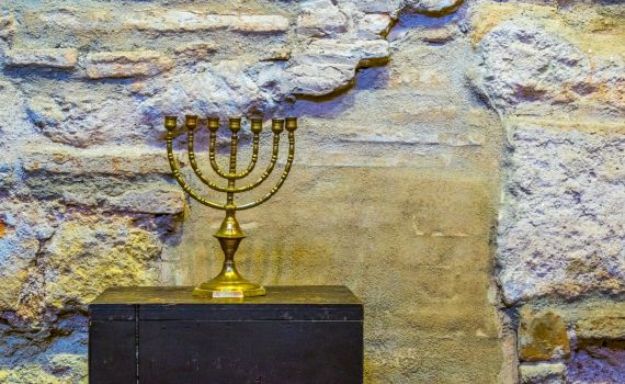 בערב יום השואה: בית הכנסת בברצלונה הושחת