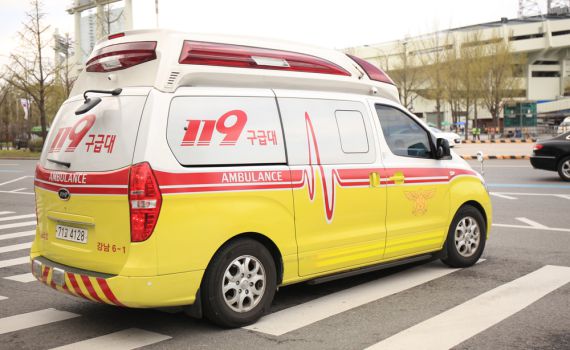 נהג האמבולנס התעצבן ושבר לשוטר את היד