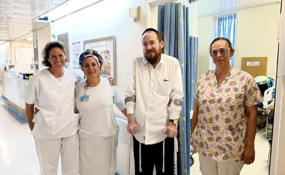 בשורות טובות: אברהם פאלי שוחרר מבית החולים