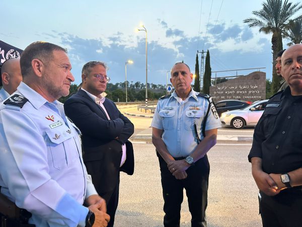המפכ"ל ובן גביר יצאו למעצר גובי פרוטקשן בטובא א זנגריה