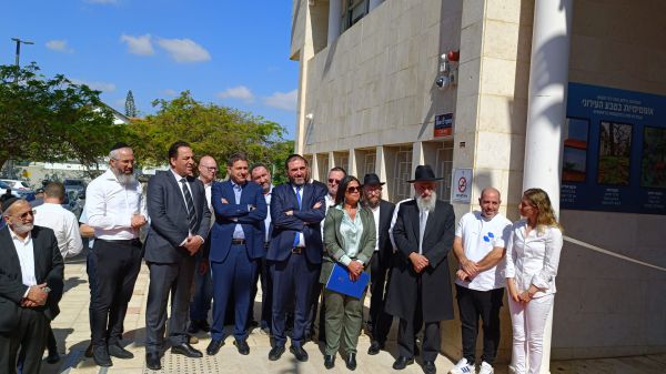 תגידו מזל טוב: גני תקווה הוכרזה כעיר בישראל