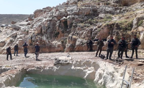 במקום חאן אל אחמר: המנהל האזרחי הרס מעיין