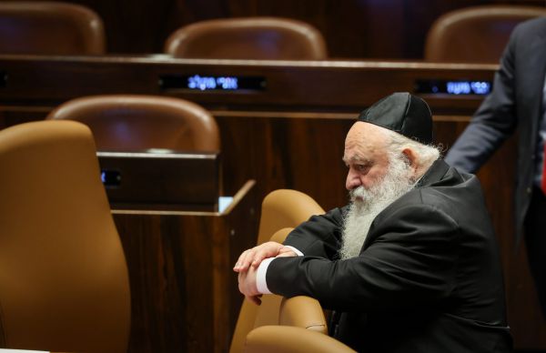 האיום של יהדות התורה: קודם תעבירו את חוק הגיוס