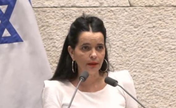 "אנשים לא יודעים לשמור על טהרת המשפחה לבד?"